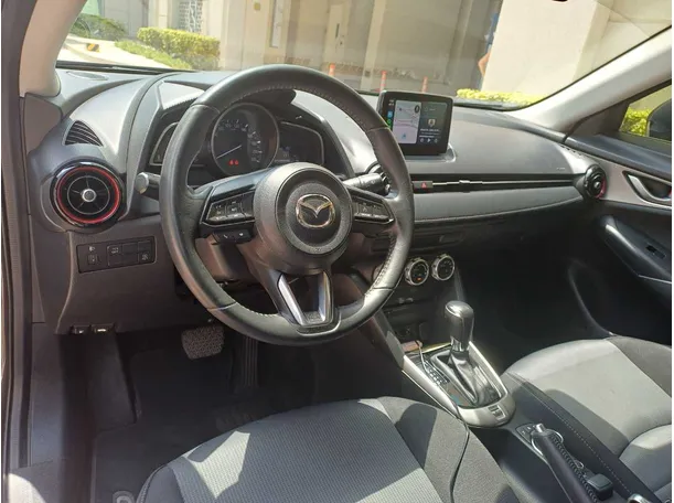 Car image 11