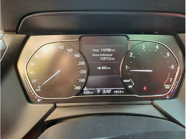 Car image 19