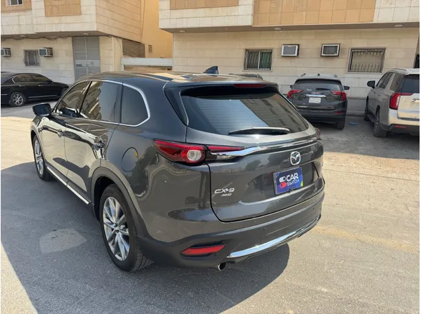 Car image 7