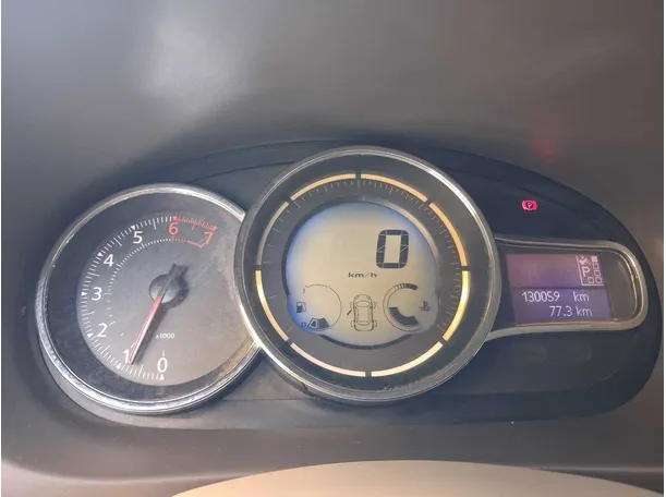 Car image 19