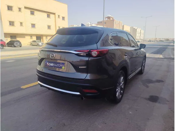 Car image 5