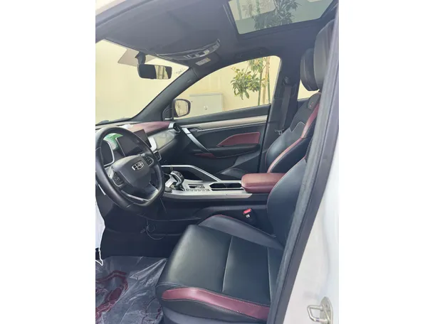 Car image 11