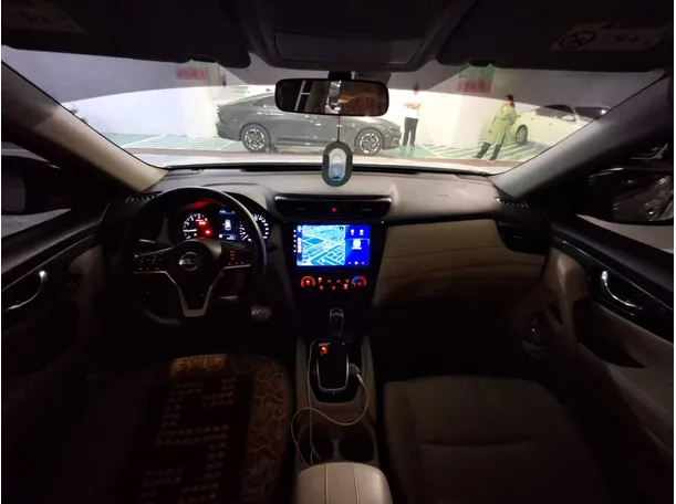Car image 17