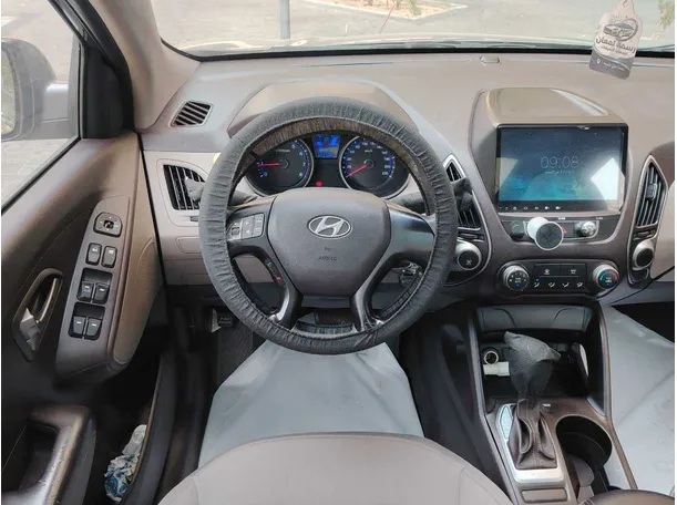 Car image 24