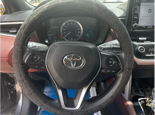 Car image 19