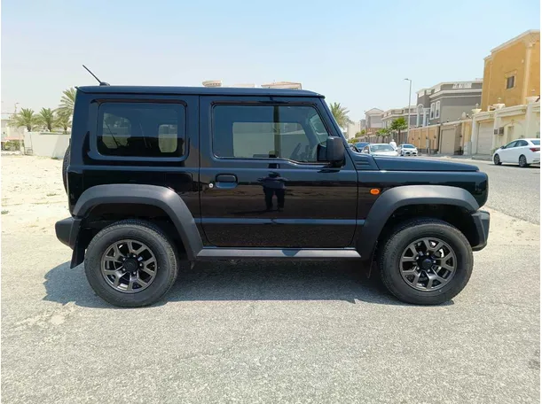 Car image 4