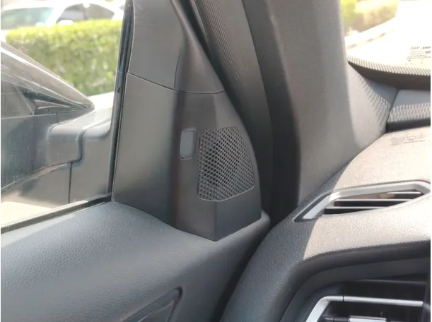 Car image 28