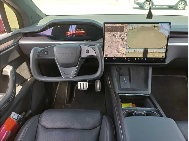 Car image 15