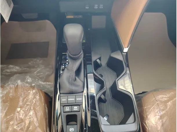Car image 28