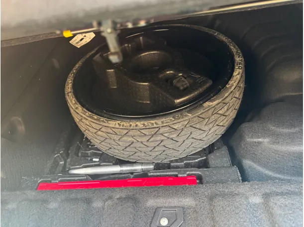 Car image 23