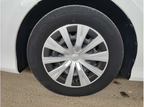 Car image 10