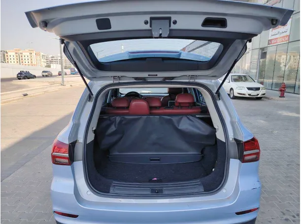 Car image 23