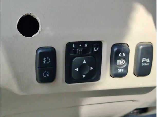 Car image 28