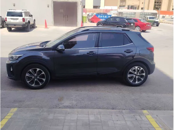 Car image 8