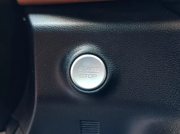 Car image 35