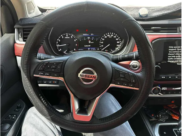 Car image 13