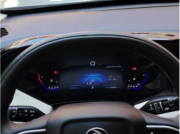 Car image 26