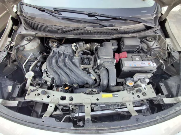 Car image 19