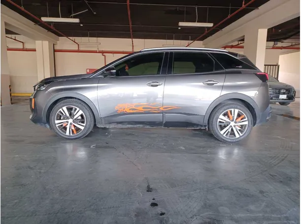 Car image 8