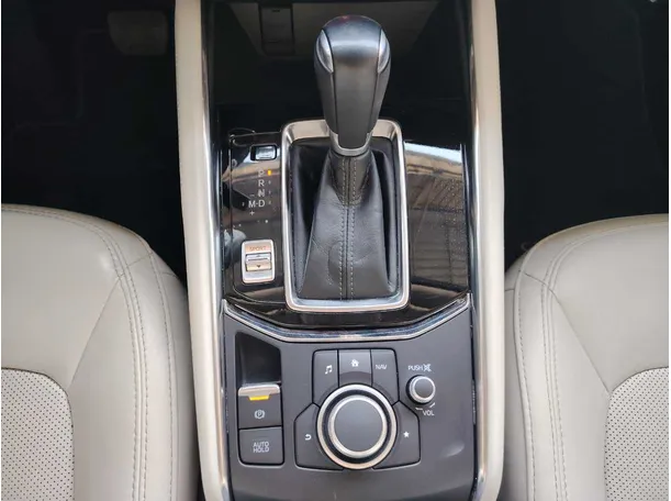 Car image 28