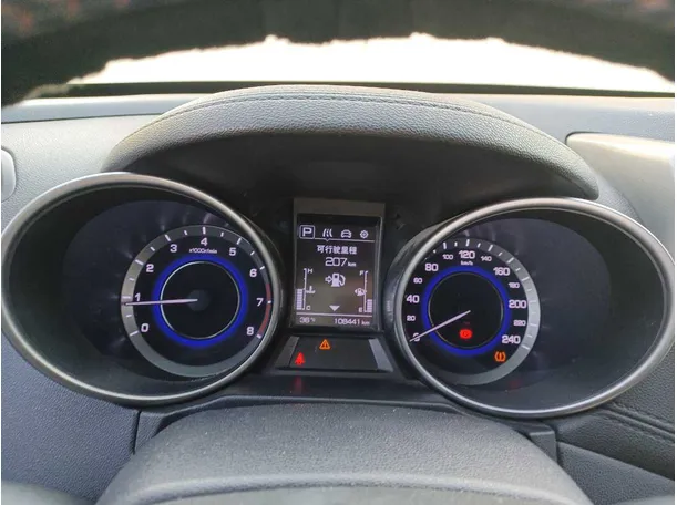 Car image 17