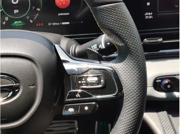 Car image 29