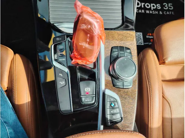 Car image 22
