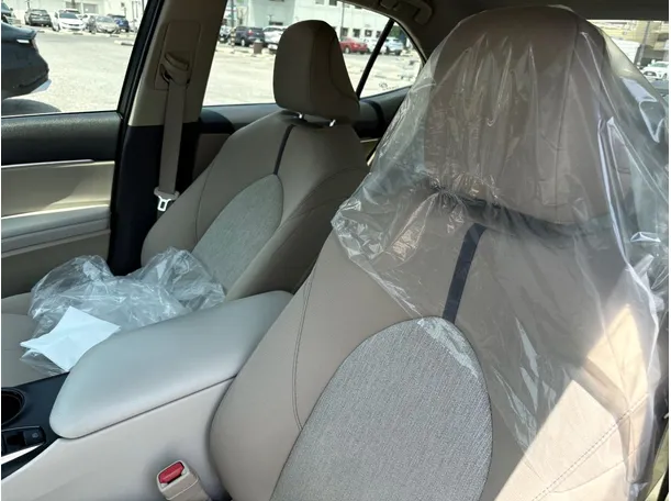 Car image 13