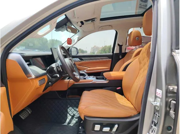 Car image 13