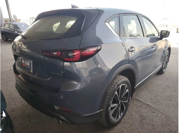 Car image 5