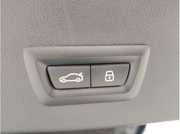 Car image 36