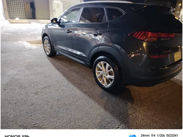 Car image 13