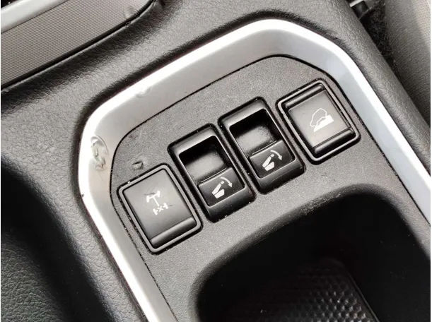 Car image 26