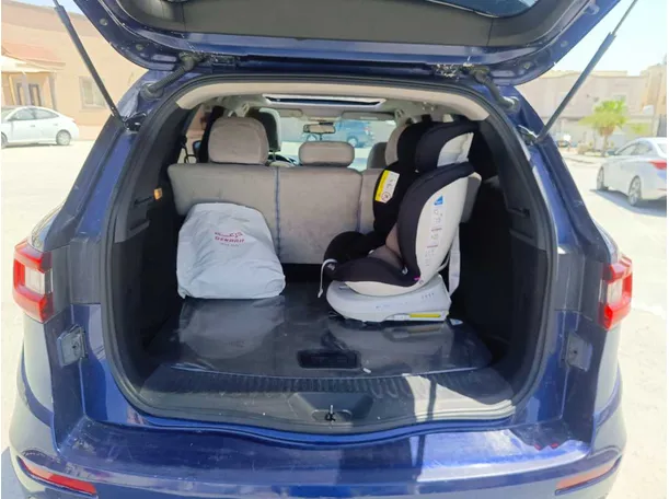 Car image 25