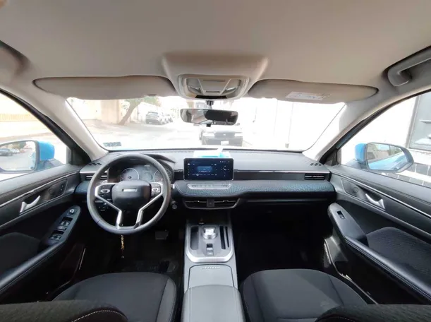 Car image 19