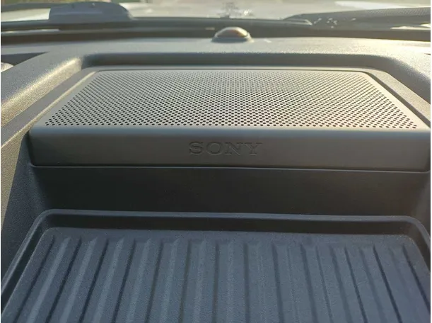 Car image 20