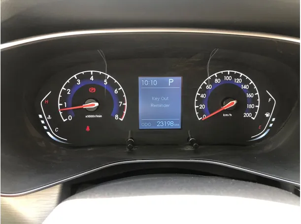 Car image 18