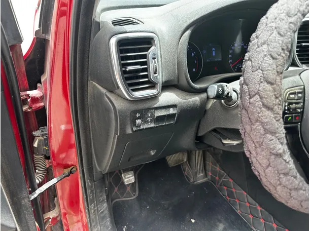 Car image 24