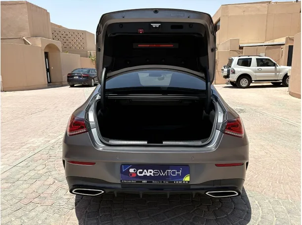 Car image 26