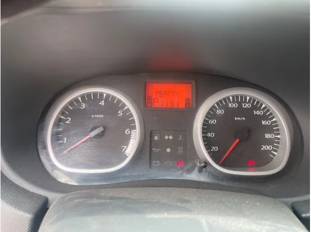 Car image 19