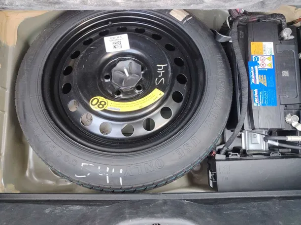 Car image 31