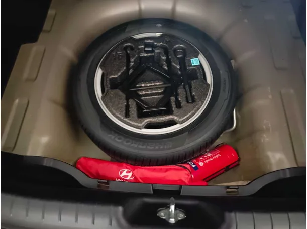 Car image 23
