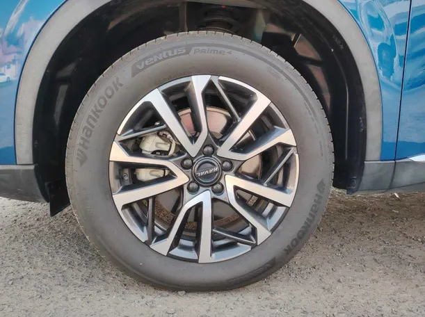 Car image 9