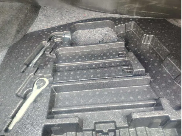 Car image 41