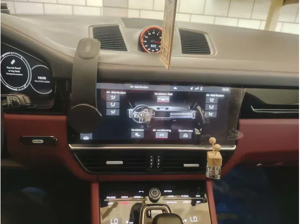 Car image 28