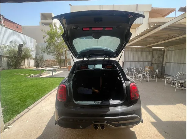 Car image 22