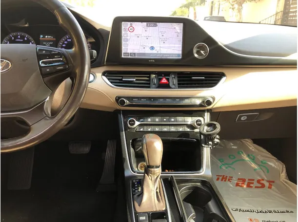 Car image 15