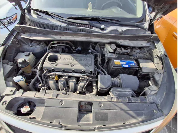 Car image 19