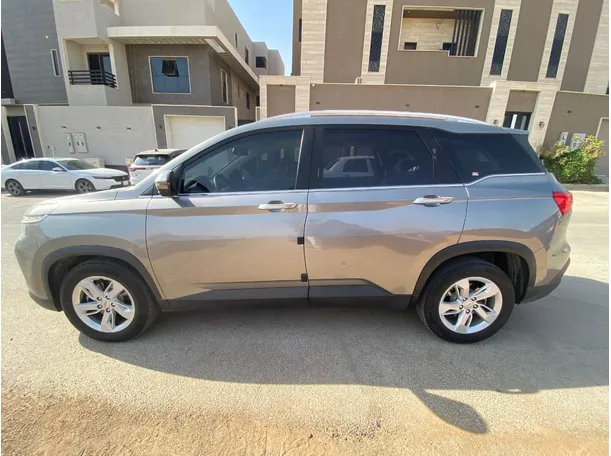 Car image 8