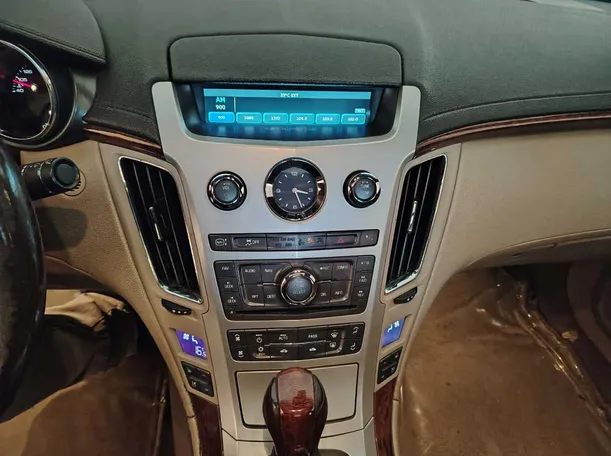Car image 24